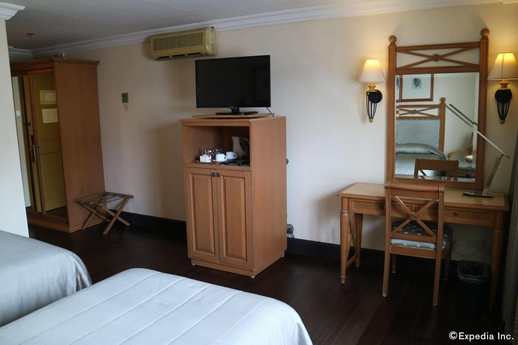 The Grand Dame Hotel Iloilo City Exterior photo